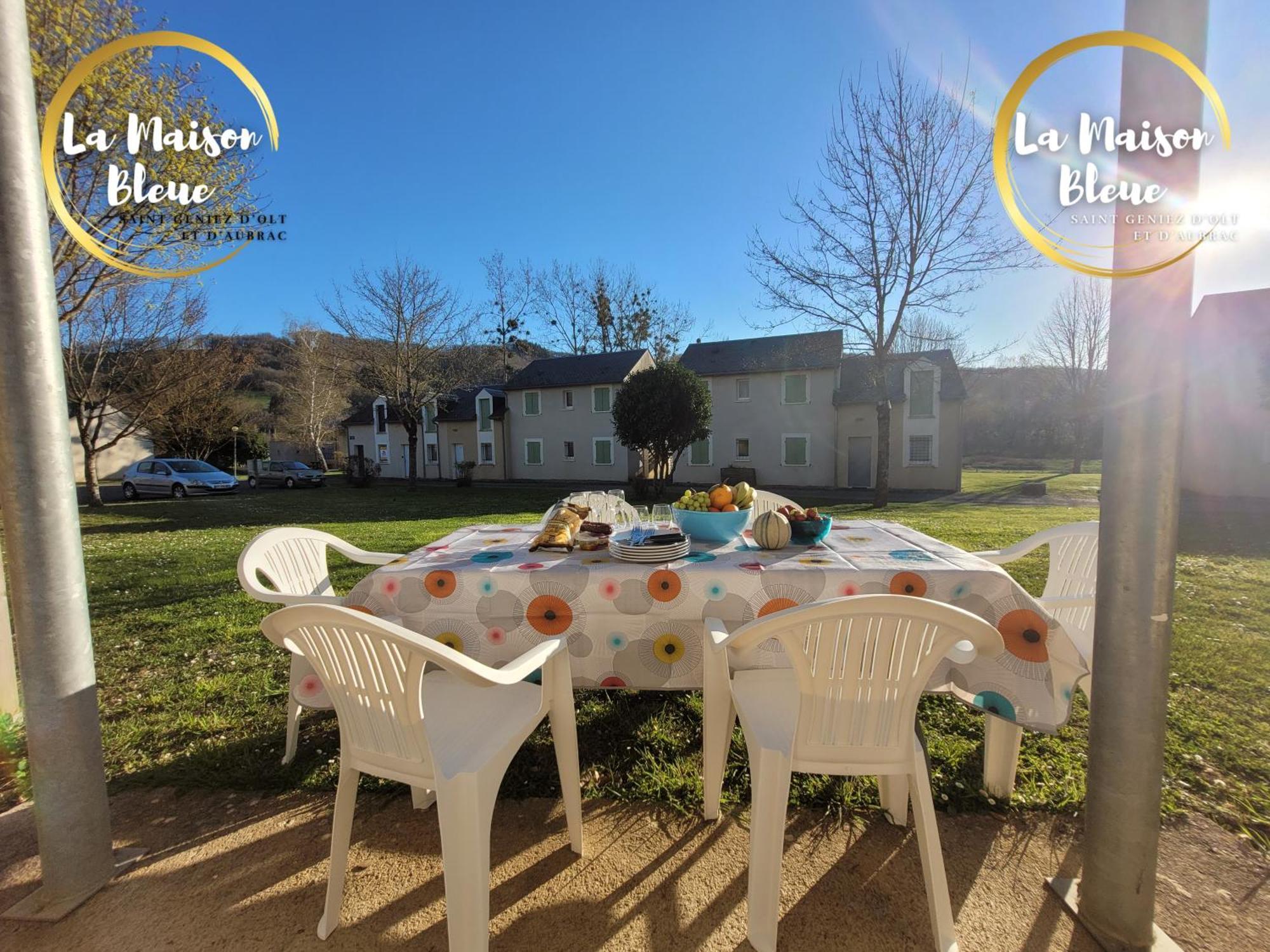 La Maison Bleue, Village Vacances, Piscine, Parking Saint-Geniez-d'Olt Exterior photo